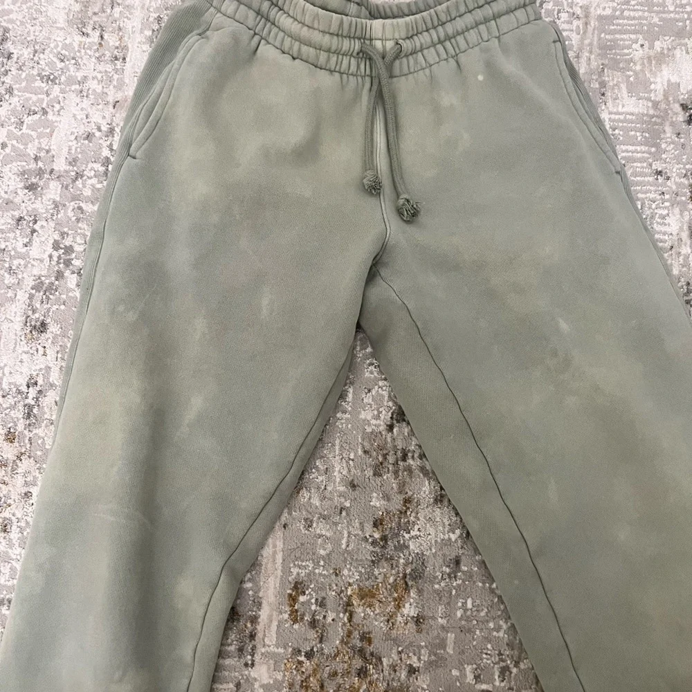 Aritzia cozy fleece sweat suit - Picture 3 of 5